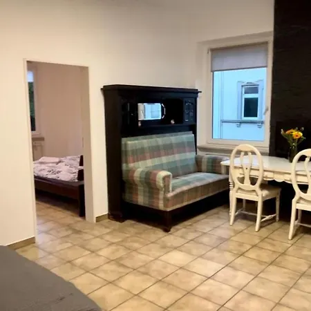 Nostalgie Apartment - 3 Zimmer, 5 Betten, 7 Personen, Kontaktloses Einchecken, Netflix Wuppertal Exterior photo