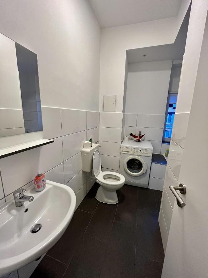 Nostalgie - 3 Zimmer, 5 Betten, 7 Personen, Kontaktloses Einchecken, Netflix Apartment